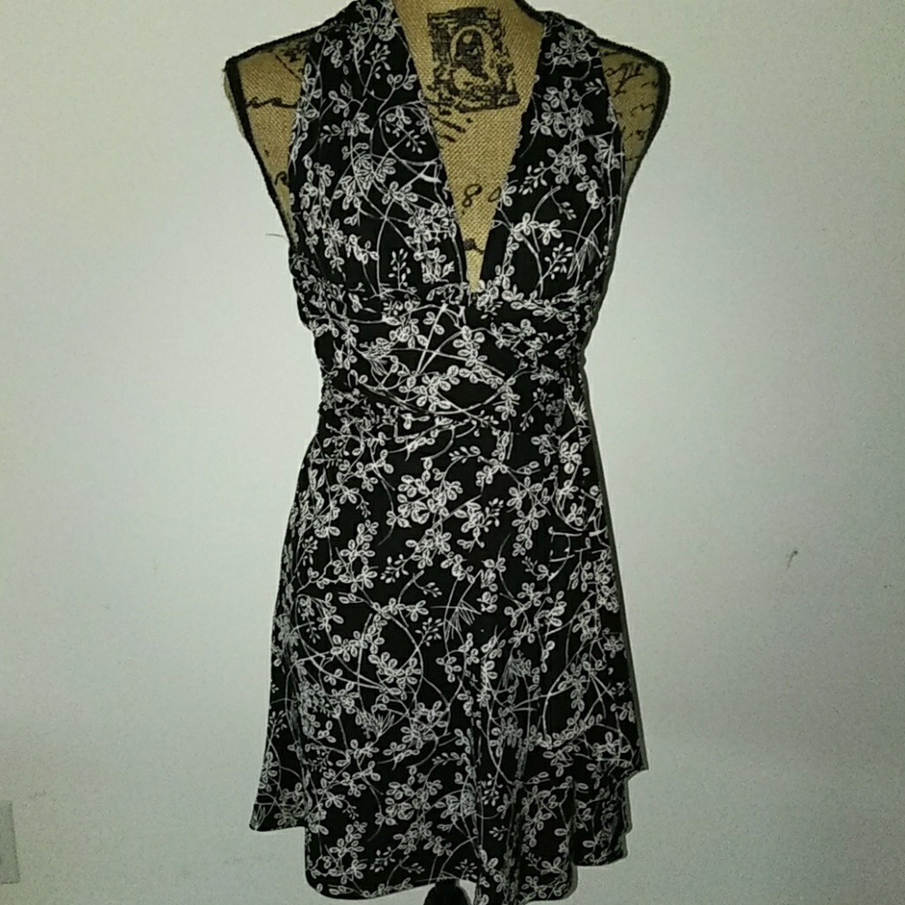 Cris-Cross back floral print dress